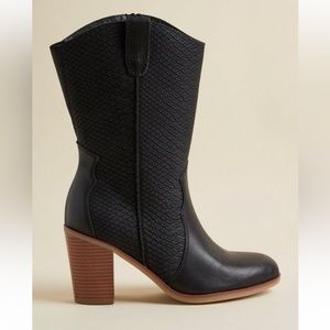 Torrid Western Boots BNWT Size 10 WW